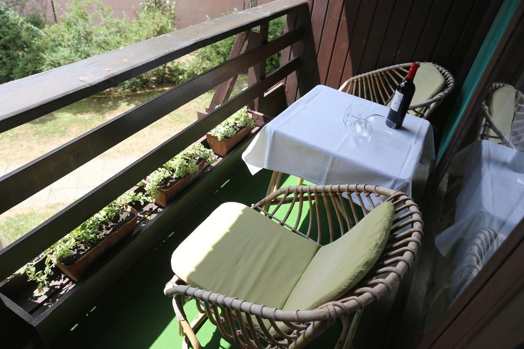 Hotel Melis Балатонлеле Екстериор снимка